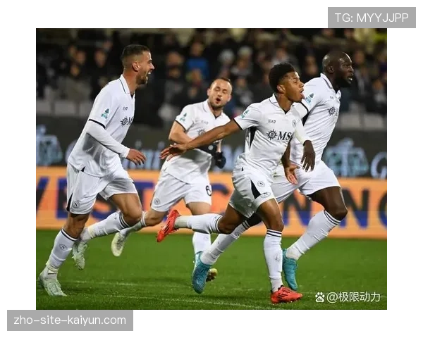 佛罗伦萨对阵雅典AEK三粒进球被吹 细节处理决定比赛走向